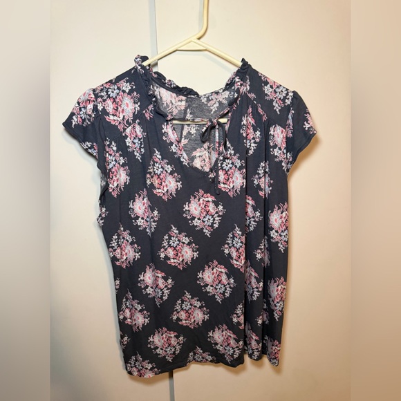 Loft Short Sleeve 2 Top Bundle Size Large. Green Eyelet & Grey Floral Top - Picture 7 of 11